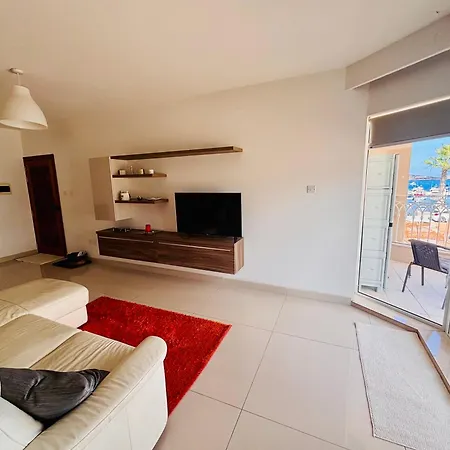 Stunning Seafront With Spectacular Sea Views 公寓 *