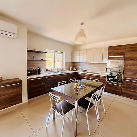 Stunning Seafront With Spectacular Sea Views San Pawl il-Baħar