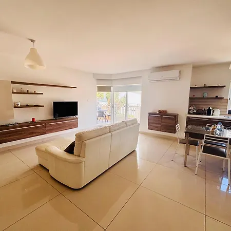 Stunning Seafront With Spectacular Sea Views *