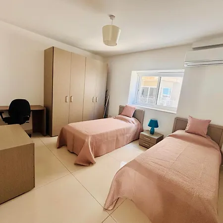 Stunning Seafront With Spectacular Sea Views アパート